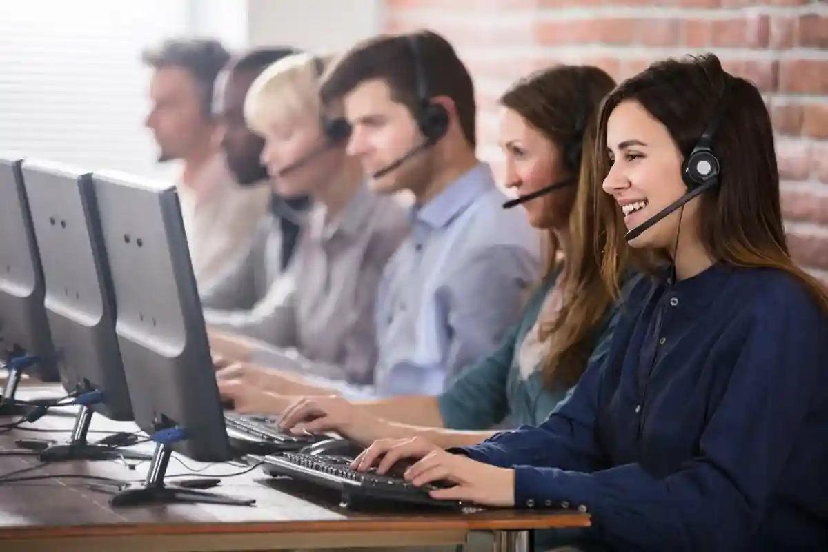 ارتباط با مشتریان و جامعه آماری کاربران سایت